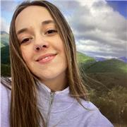 Graduada en Historia e Historia del arte por la Universidad de León. Me gustaría ayudar a cualquiera que pudiera estar interesado en aprender de historia o que la asignatura se le haga más amena para alumnos de de primaria, de ESO, de bachillerato o que e